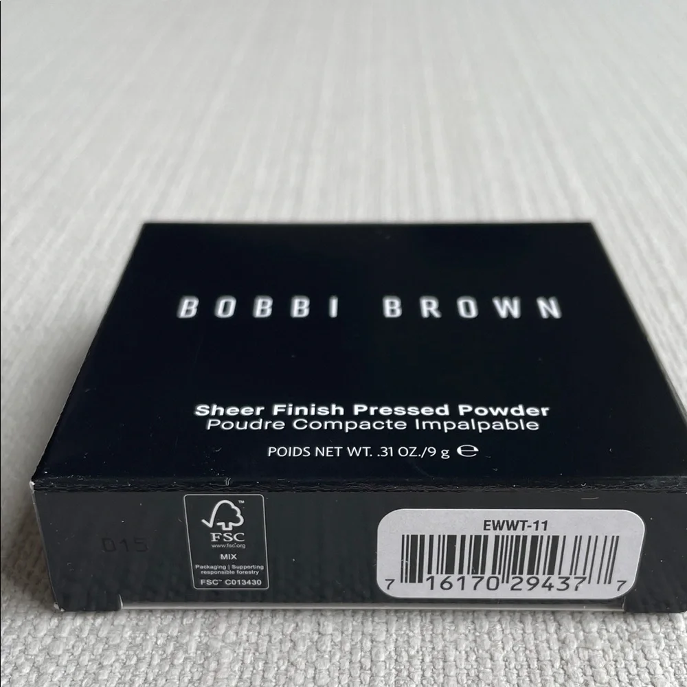Bobbi Brown Sheer Finish Powder - soft porcelain